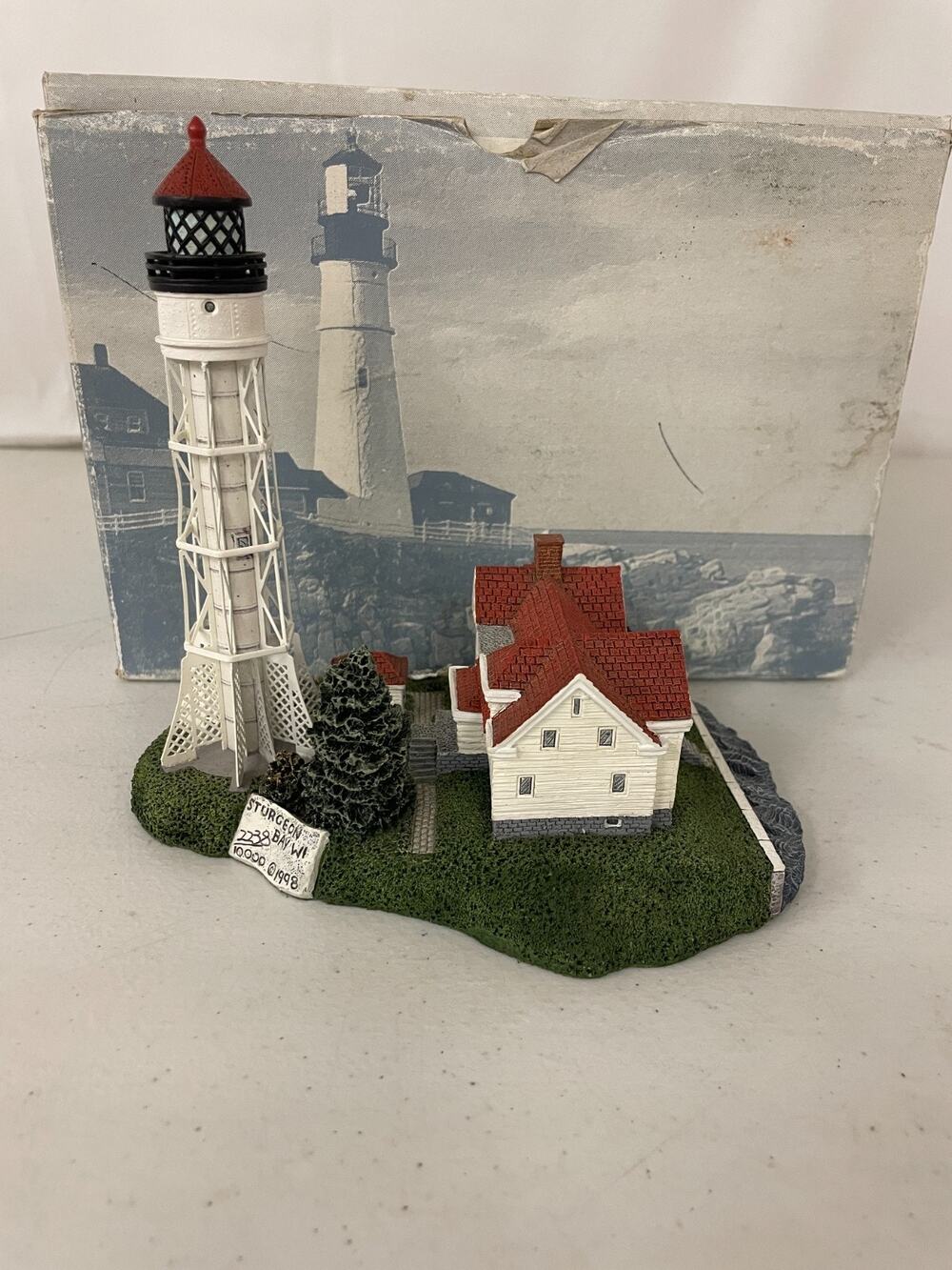 Harbour Lights #217 Wisconsin Lighthouse Sturgeon Bay Canal 1998 w/ Box & COA